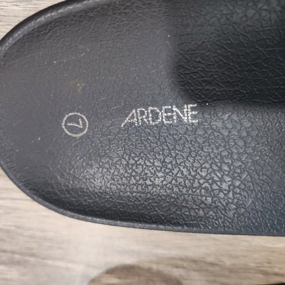 Ardene slippers black and white non-figurative  print women's size 7 - Picture 4 of 6
